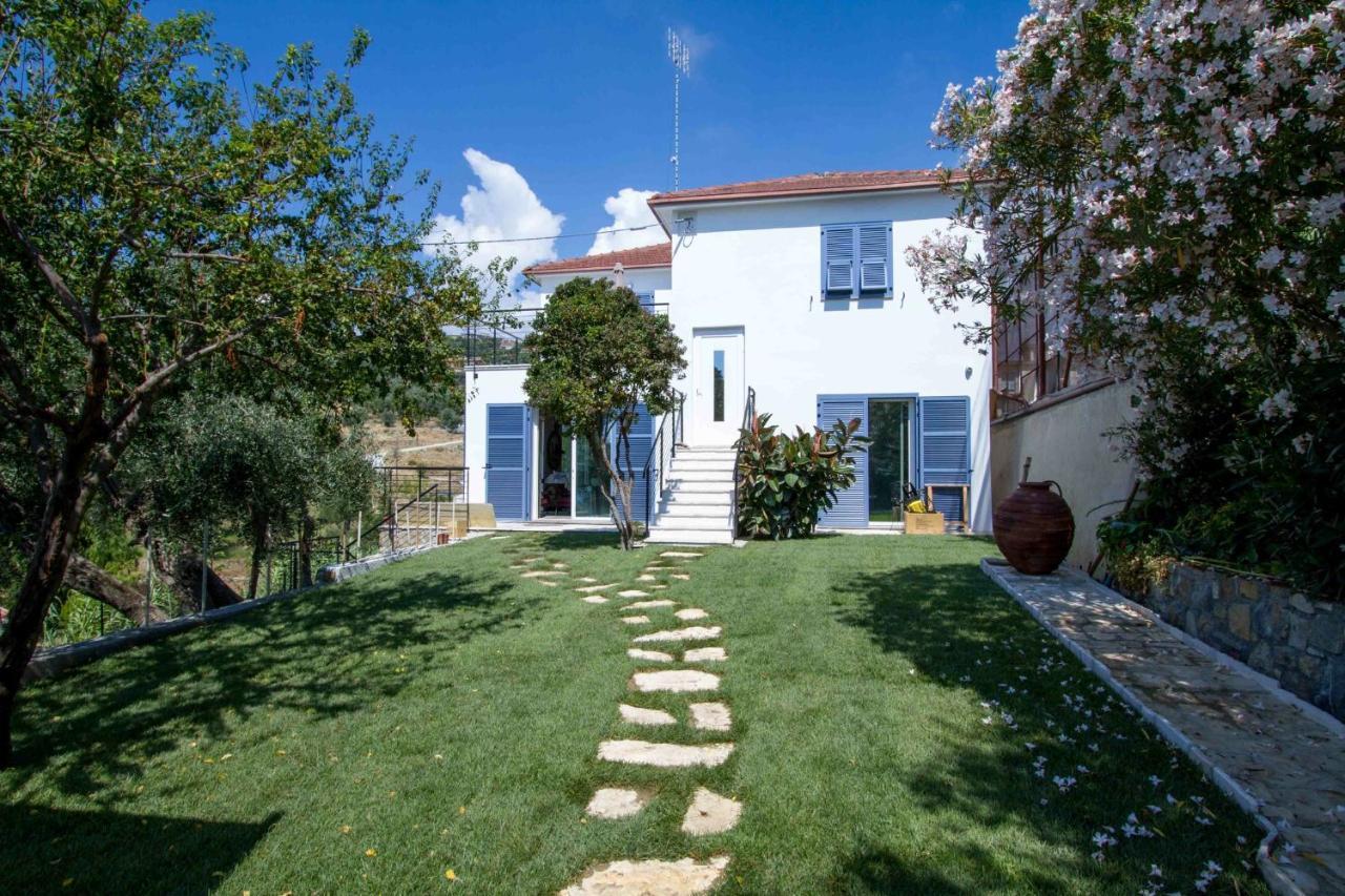 Il Sole Di Poggi Bed & Breakfast Imperia Eksteriør bilde